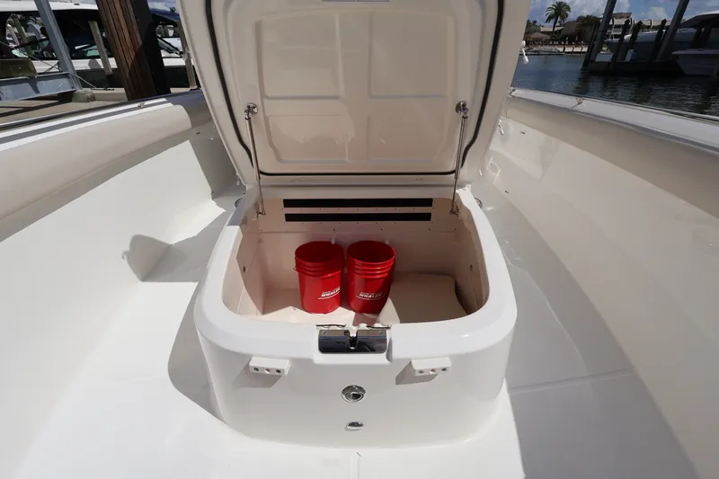 Slide: The Image of Boston Whaler 330 Outrage 2023 - 47