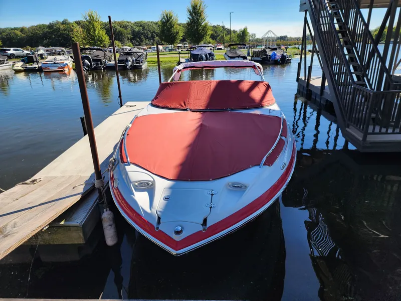 Slide: The Image of Crownline Boats 240LS 2009 - 5