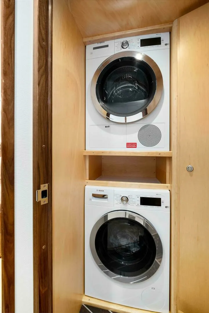 Slide: The Image of Model 75 Motor Yacht Category Motor Yachts 2022 - 13