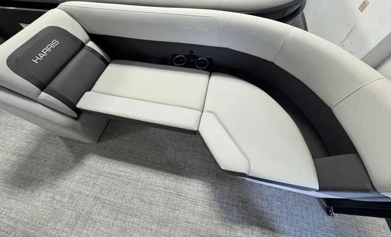 Slide: The Image of Harris 230 Cruiser 2025 - 22