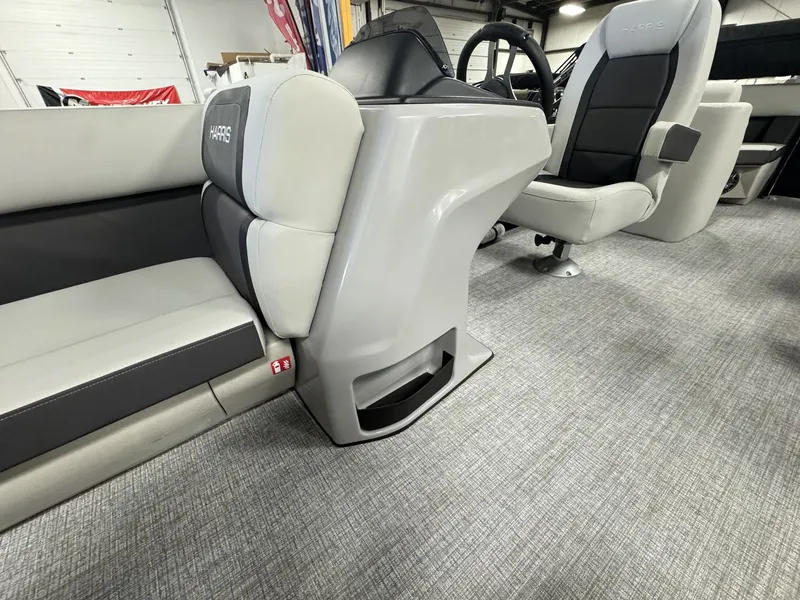 Slide: The Image of Harris 230 Cruiser 2025 - 20
