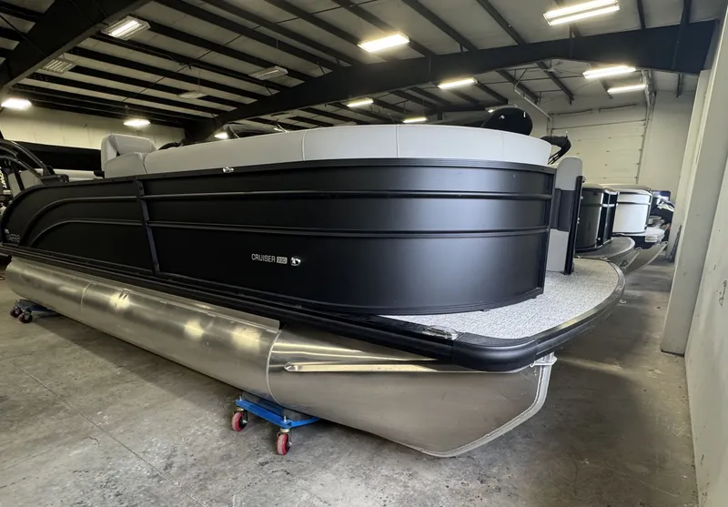Slide: The Image of Harris 230 Cruiser 2025 - 1