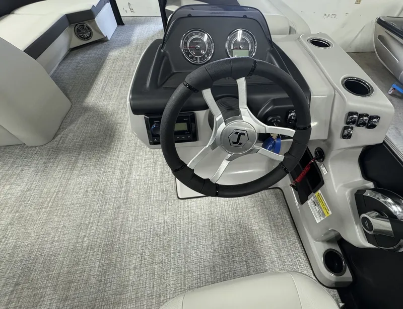 Slide: The Image of Harris 230 Cruiser 2025 - 11
