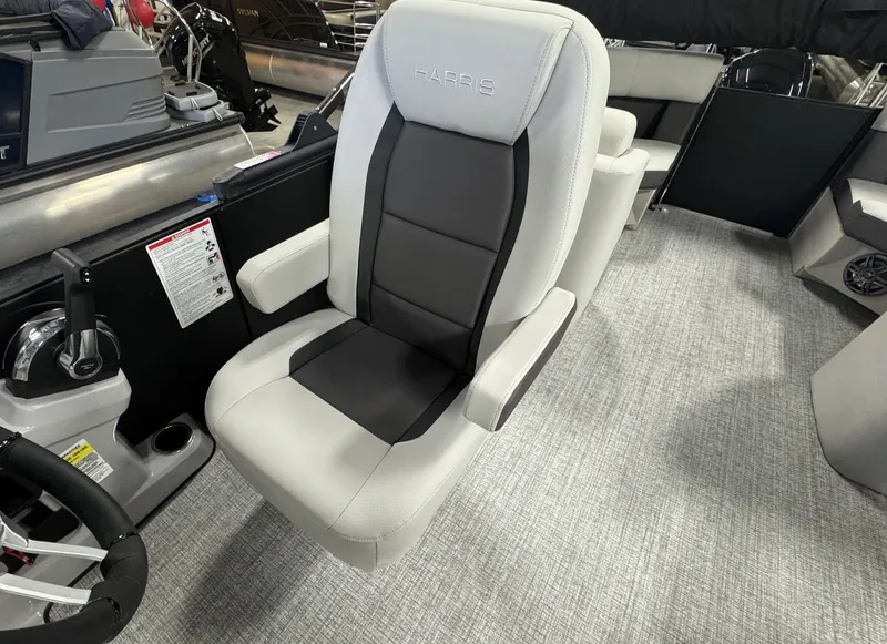 Slide: The Image of Harris 230 Cruiser 2025 - 8