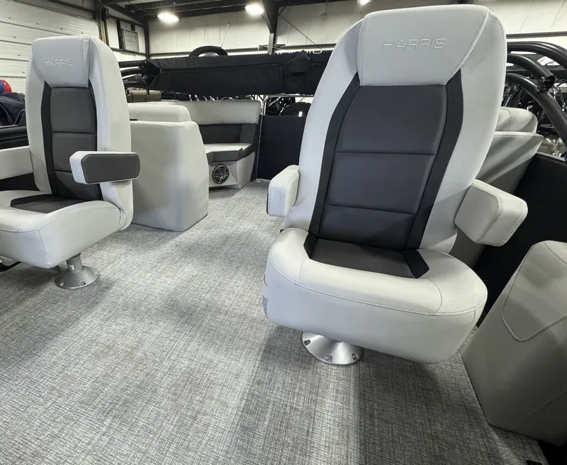 Slide: The Image of Harris 230 Cruiser 2025 - 19