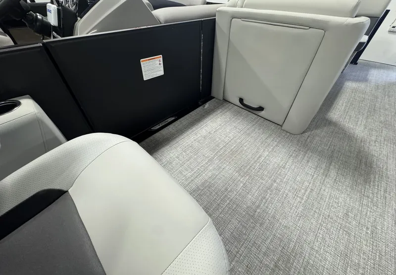 Slide: The Image of Harris 230 Cruiser 2025 - 18