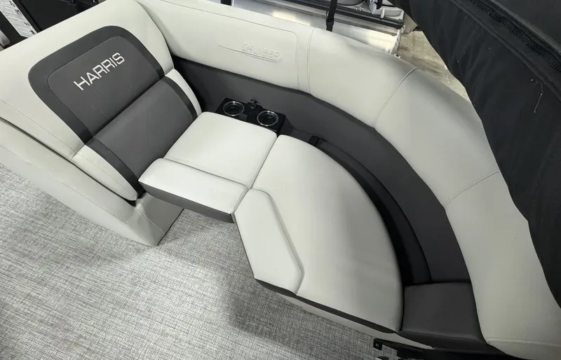 Slide: The Image of Harris 230 Cruiser 2025 - 6
