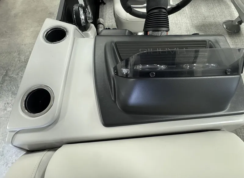 Slide: The Image of Harris 230 Cruiser 2025 - 15