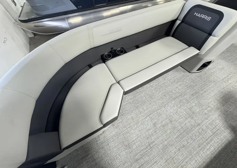 Slide: The Image of Harris 230 Cruiser 2025 - 21