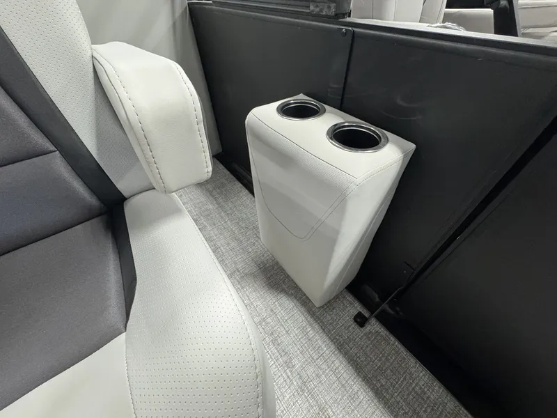 Slide: The Image of Harris 230 Cruiser 2025 - 17