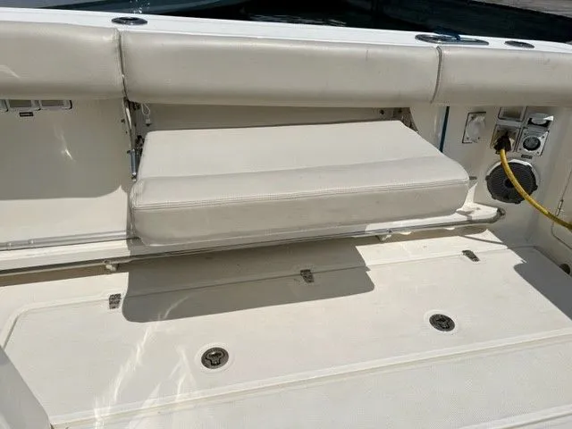 Slide: The Image of Boston Whaler 420 OUTRAGE 2021 - 17