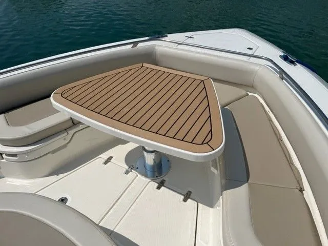 Slide: The Image of Boston Whaler 420 OUTRAGE 2021 - 24