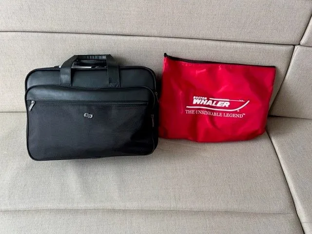 Slide: The Image of Boston Whaler 420 OUTRAGE 2021 - 42