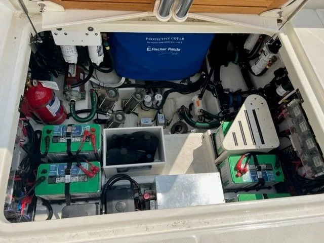 Slide: The Image of Boston Whaler 420 OUTRAGE 2021 - 55