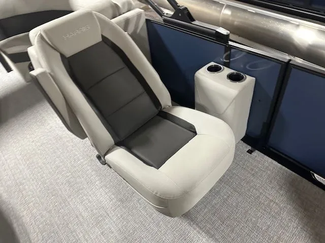 Slide: The Image of Harris 230 Cruiser 2025 - 6