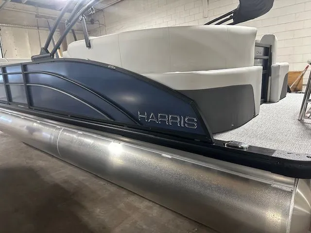 Slide: The Image of Harris 230 Cruiser 2025 - 8