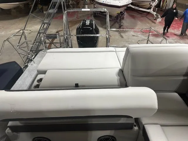 Slide: The Image of Harris 250 Cruiser 2025 - 10