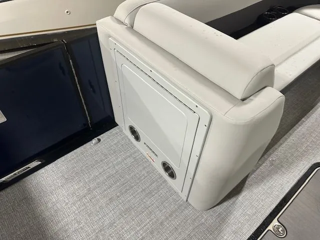 Slide: The Image of Harris 250 Cruiser 2025 - 6