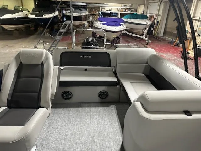 Slide: The Image of Harris 250 Cruiser 2025 - 7