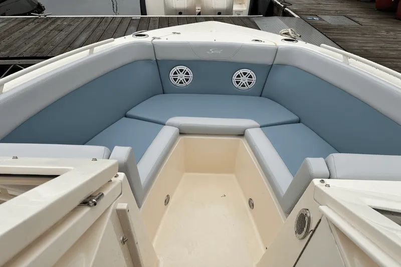 Slide: The Image of Scout 240 Dorado 2025 - 11