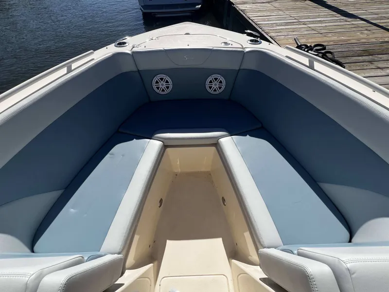 Slide: The Image of Scout 240 Dorado 2025 - 7