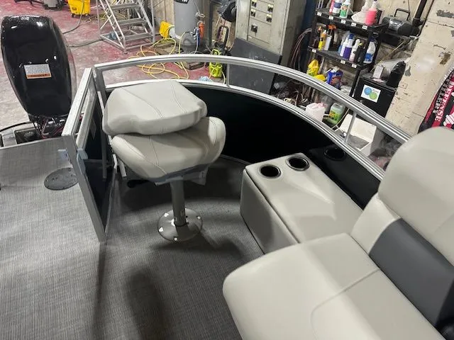 Slide: The Image of Starcraft LX 20 F 2025 - 12