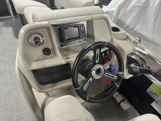 Slide: The Image of Starcraft LX 20 F 2025 - 6