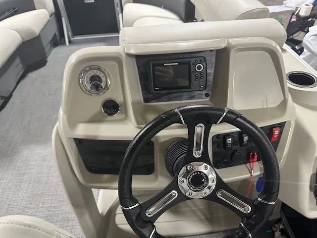 Slide: The Image of Starcraft LX 20 F 2025 - 8