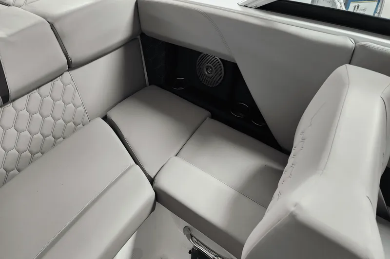 Slide: The Image of Four Winns H2 2025 - 24