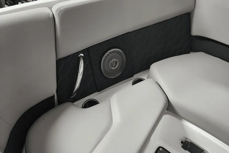 Slide: The Image of Four Winns H2 2025 - 31