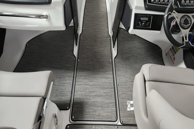 Slide: The Image of Four Winns H2 2025 - 35