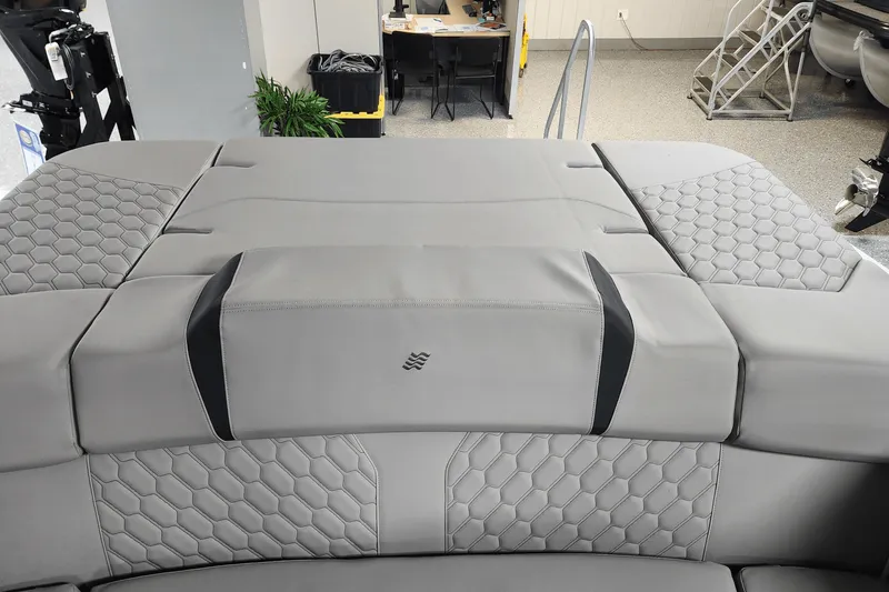 Slide: The Image of Four Winns H2 2025 - 43