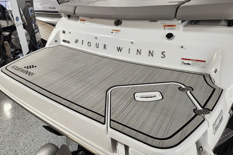 Slide: The Image of Four Winns H2 2025 - 47