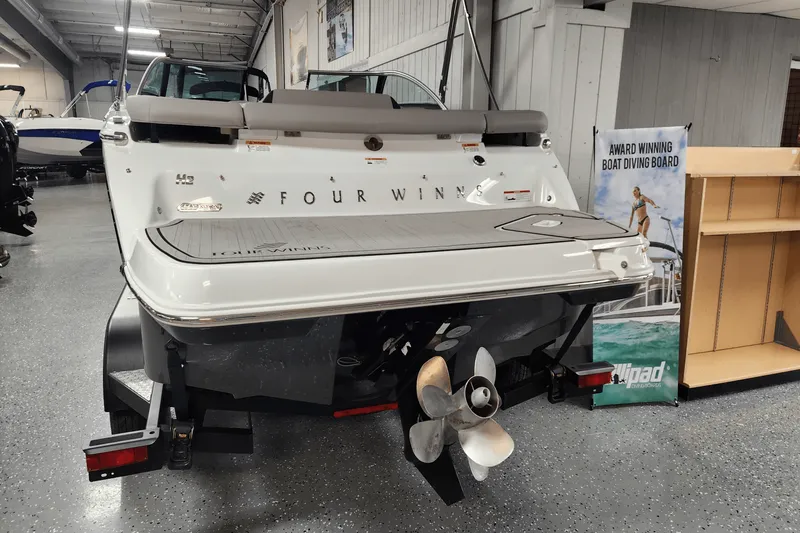 Slide: The Image of Four Winns H2 2025 - 51