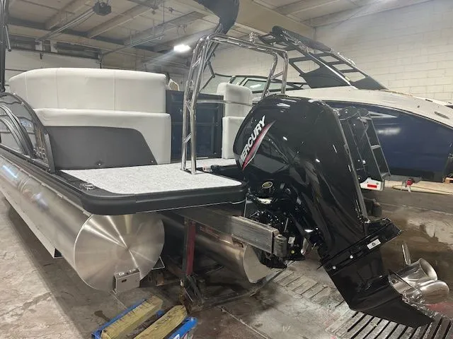 Slide: The Image of Harris 210 Cruiser 2025 - 13