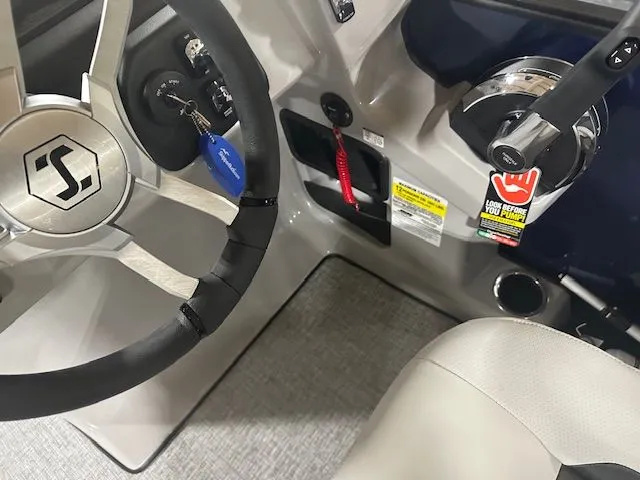 Slide: The Image of Harris 210 Cruiser 2025 - 7