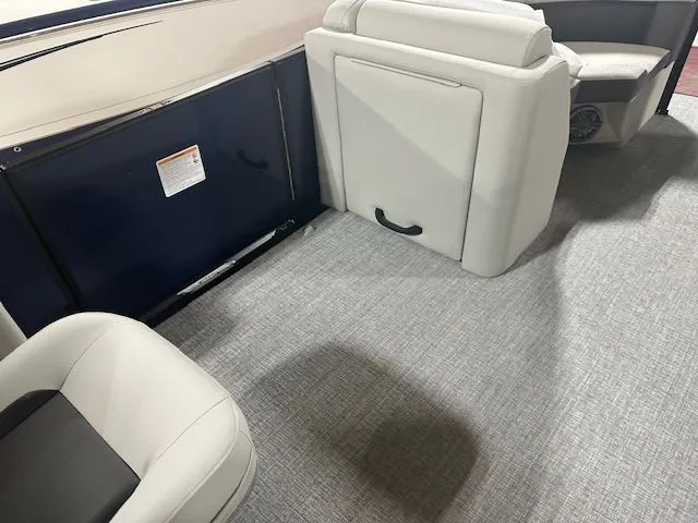 Slide: The Image of Harris 210 Cruiser 2025 - 9