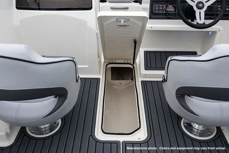 Slide: The Image of Bayliner VR4 2025 - 7