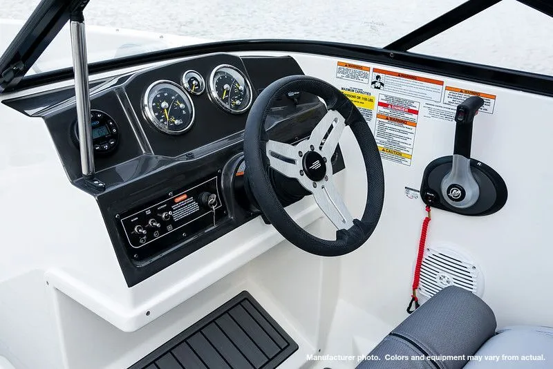 Slide: The Image of Bayliner VR4 2025 - 3