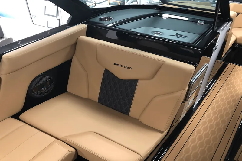 Slide: The Image of Mastercraft XT22 T 2025 - 17