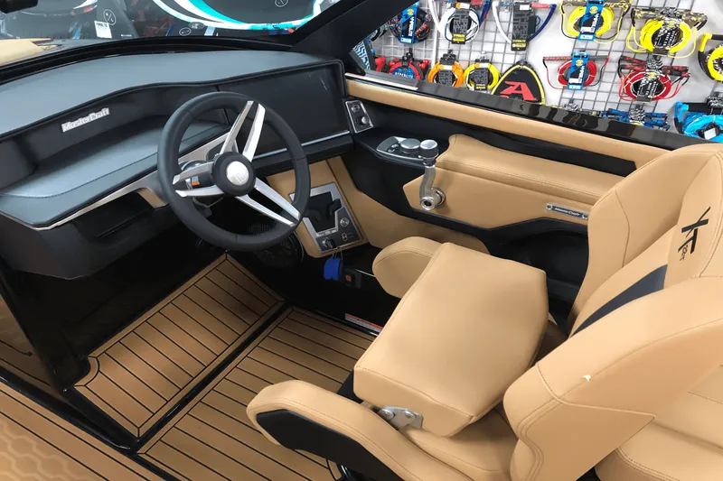 Slide: The Image of Mastercraft XT22 T 2025 - 18