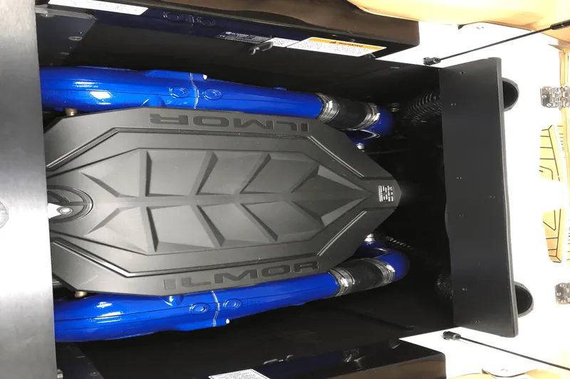 Slide: The Image of Mastercraft XT22 T 2025 - 21