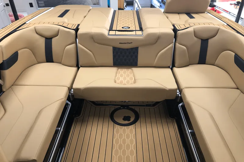 Slide: The Image of Mastercraft XT22 T 2025 - 28