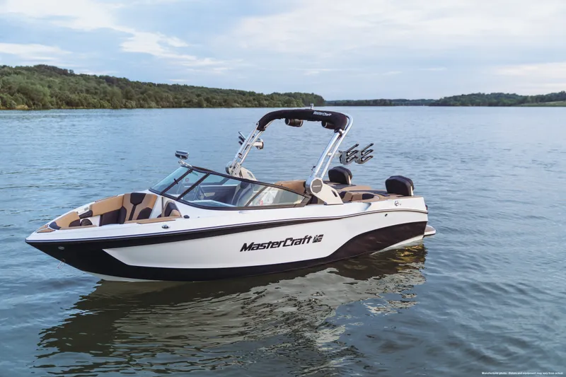 Slide: The Image of Mastercraft XT22 T 2025 - 32
