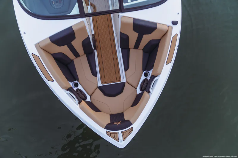 Slide: The Image of Mastercraft XT22 T 2025 - 34