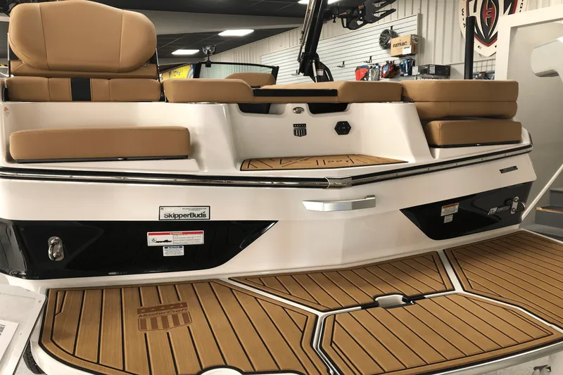 Slide: The Image of Mastercraft XT22 T 2025 - 4