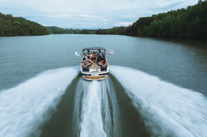 Slide: The Image of Mastercraft XT22 T 2025 - 41