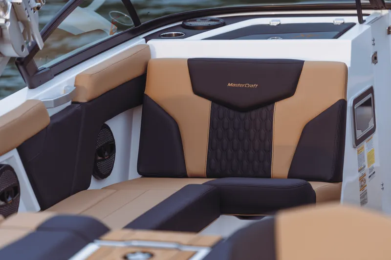 Slide: The Image of Mastercraft XT22 T 2025 - 46