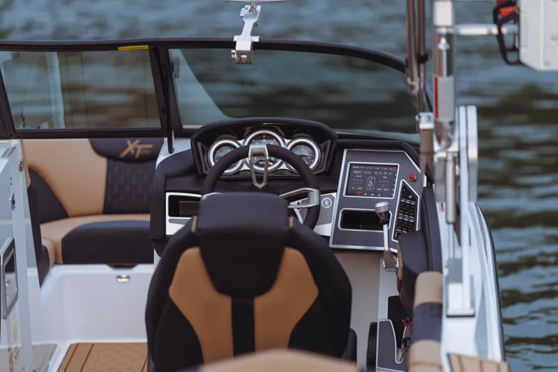 Slide: The Image of Mastercraft XT22 T 2025 - 47