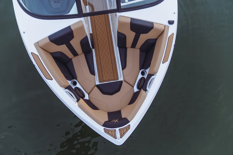 Slide: The Image of Mastercraft XT22 T 2025 - 51